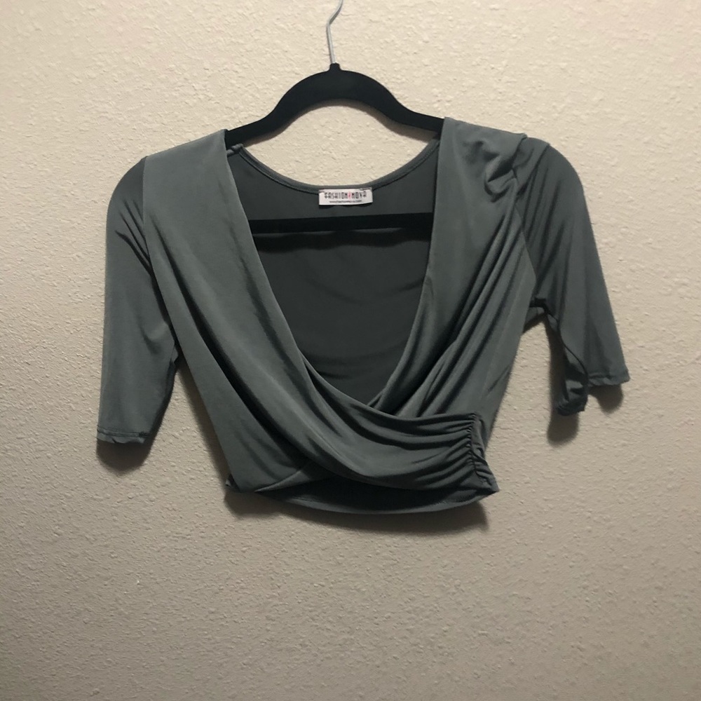 Fashion nova crop top